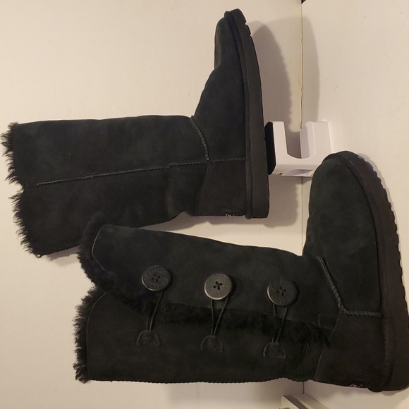 Ugg Bailey Button Triplet II Boot In Black Size 8 - Picture 3 of 9